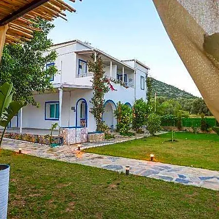 Yaliyani Restaurant Hotel