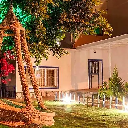 Hotel Yaliyani Restaurant 3*