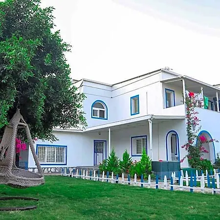 Hotel Yaliyani Restaurant 3*