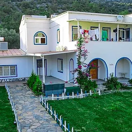 Yaliyani Restaurant Hotel