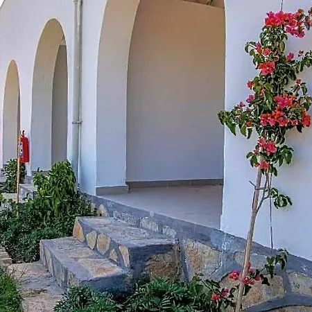 Hotel Yaliyani Restaurant 3*